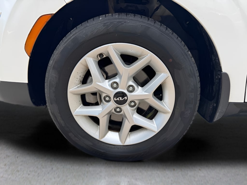 2023 Kia Soul S - Photo 13