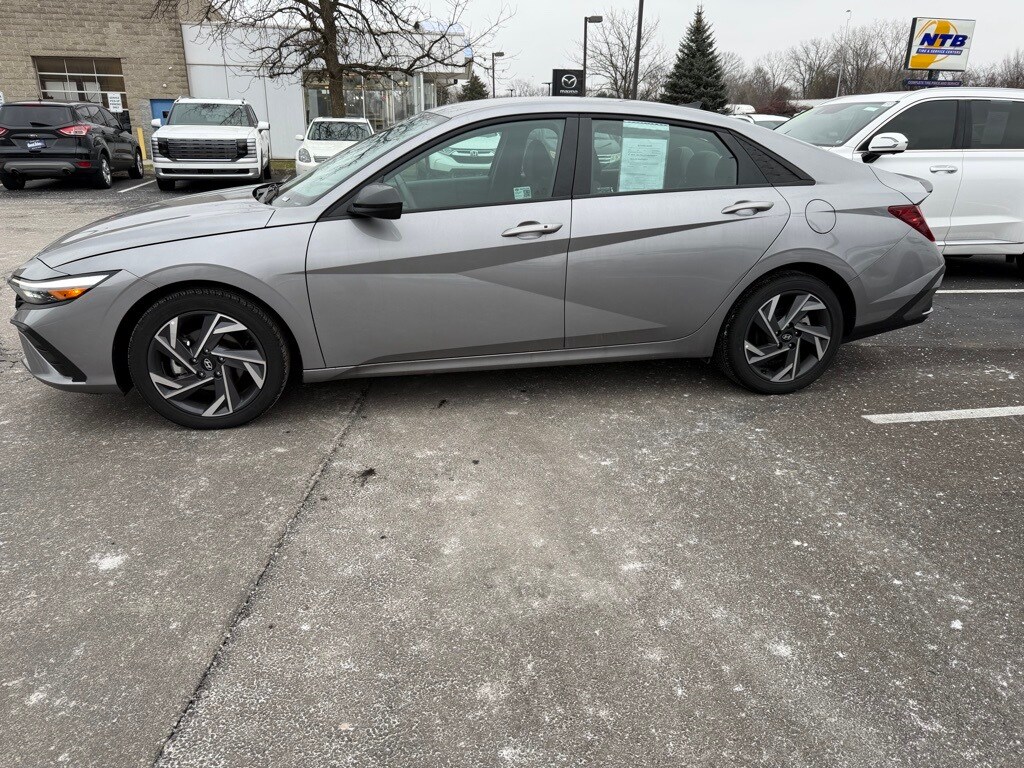 Used 2025 Hyundai Elantra SEL Sport Sedan