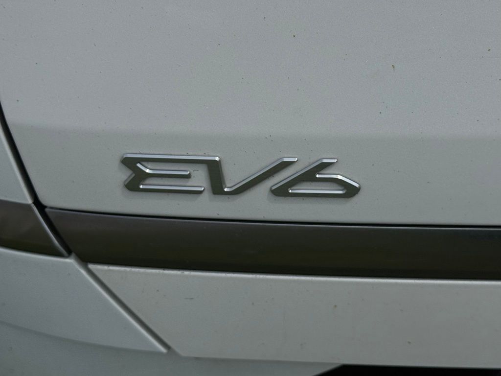 2023 Kia EV6 Wind - Photo 32