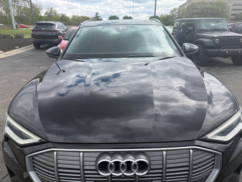 Used 2022 Audi e-tron Premium Plus with VIN WA1LAAGE4NB028794 for sale in Columbus, OH