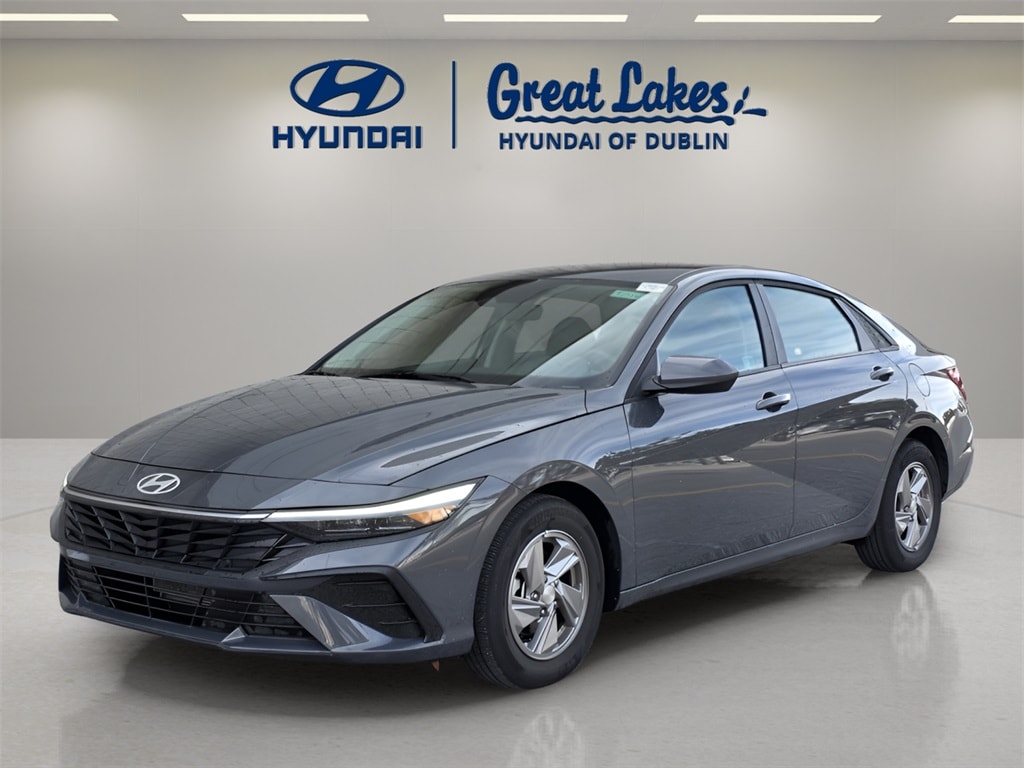 2025 Hyundai Elantra SE