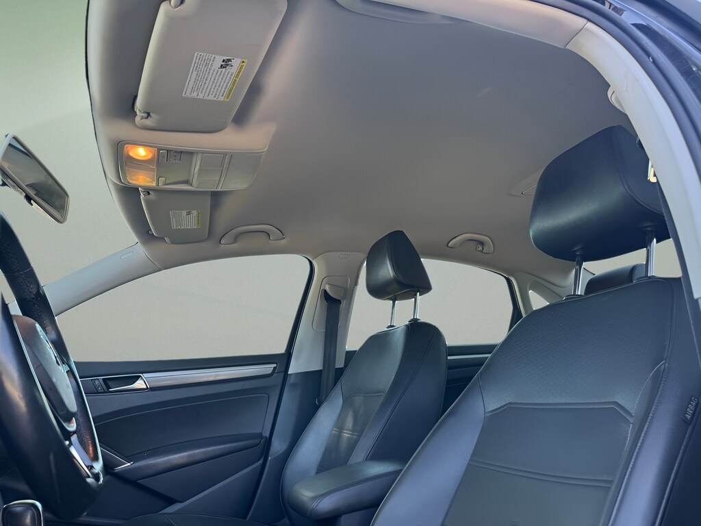 2017 Volkswagen Passat R-Line - Photo 19