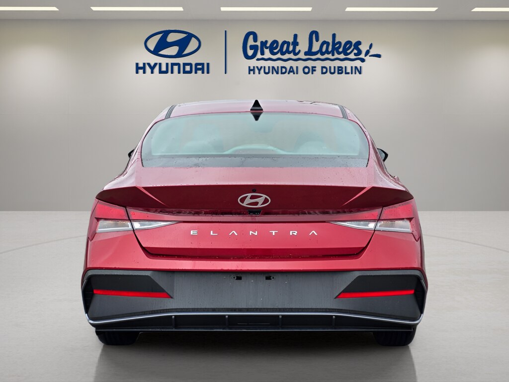 Used 2024 Hyundai Elantra SE Sedan