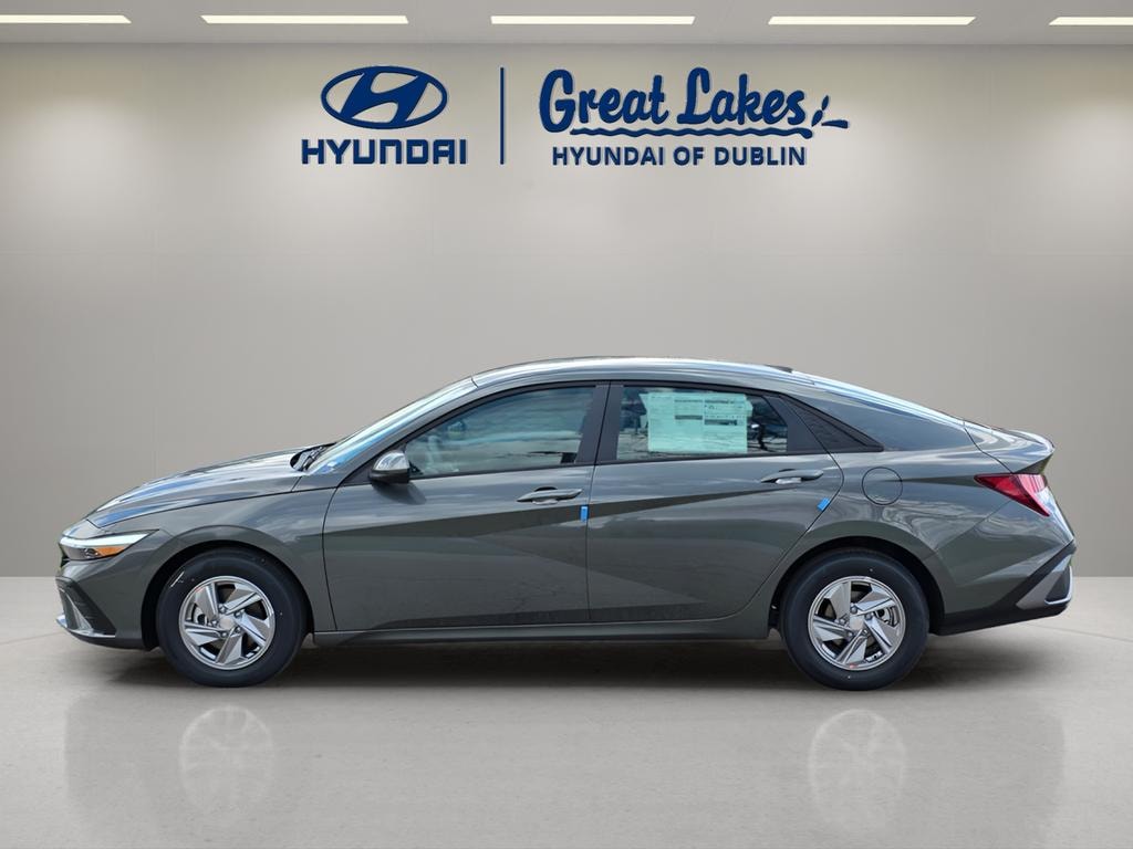 New 2026 Hyundai Elantra SE Sedan