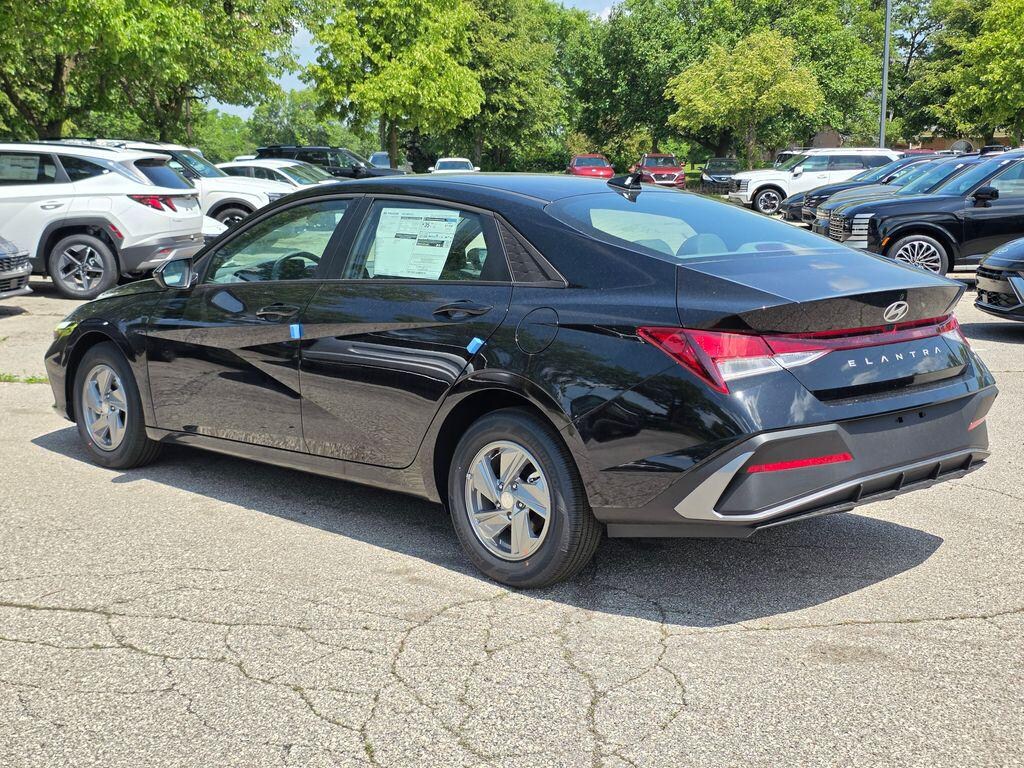 New 2026 Hyundai Elantra SE Sedan