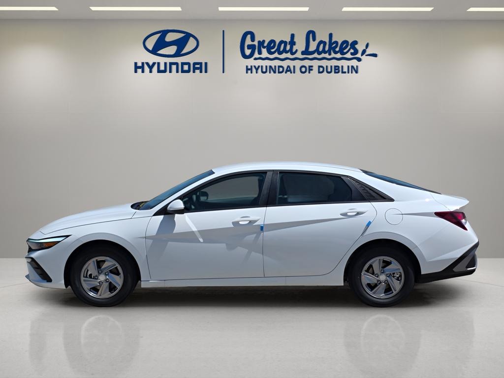 New 2026 Hyundai Elantra SE Sedan