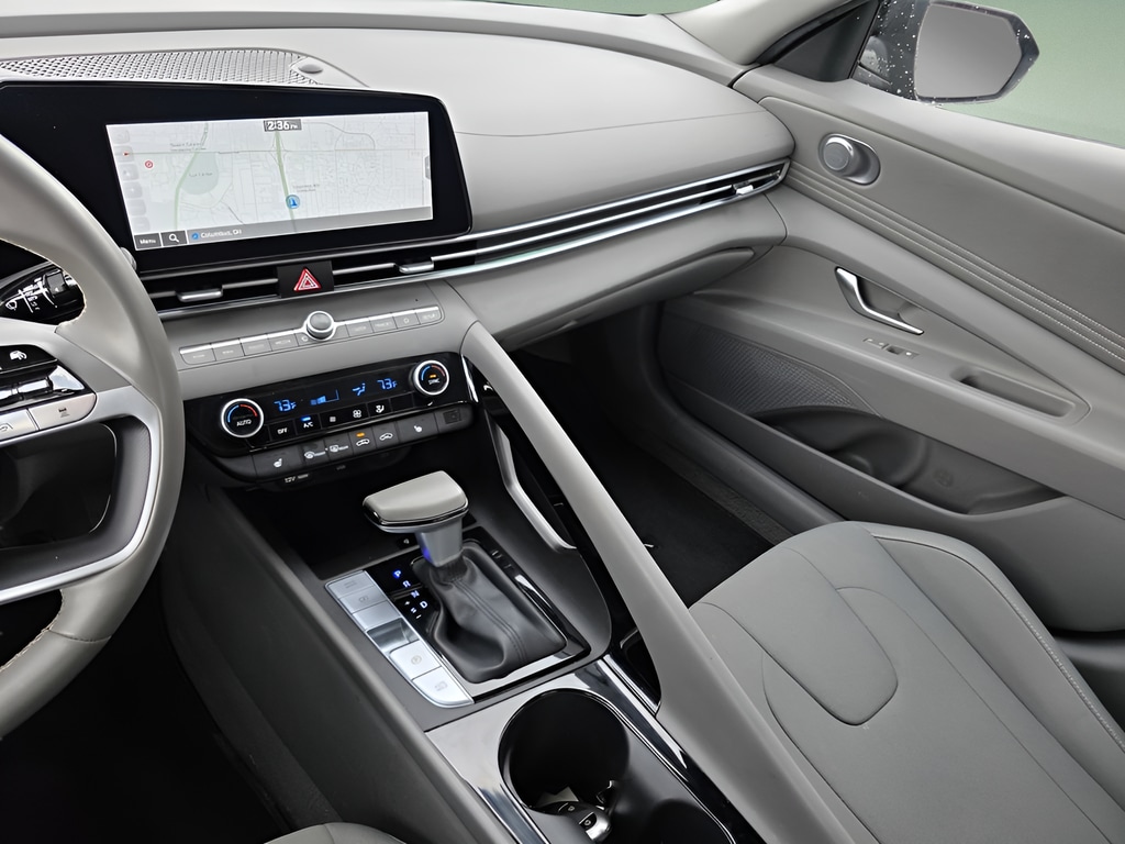 2024 Hyundai Elantra SEL - Photo 28