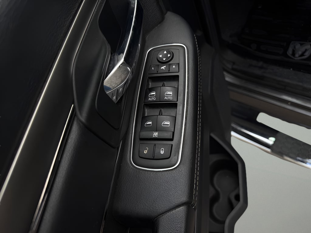 2015 RAM Ram 1500 Pickup Sport - Photo 16