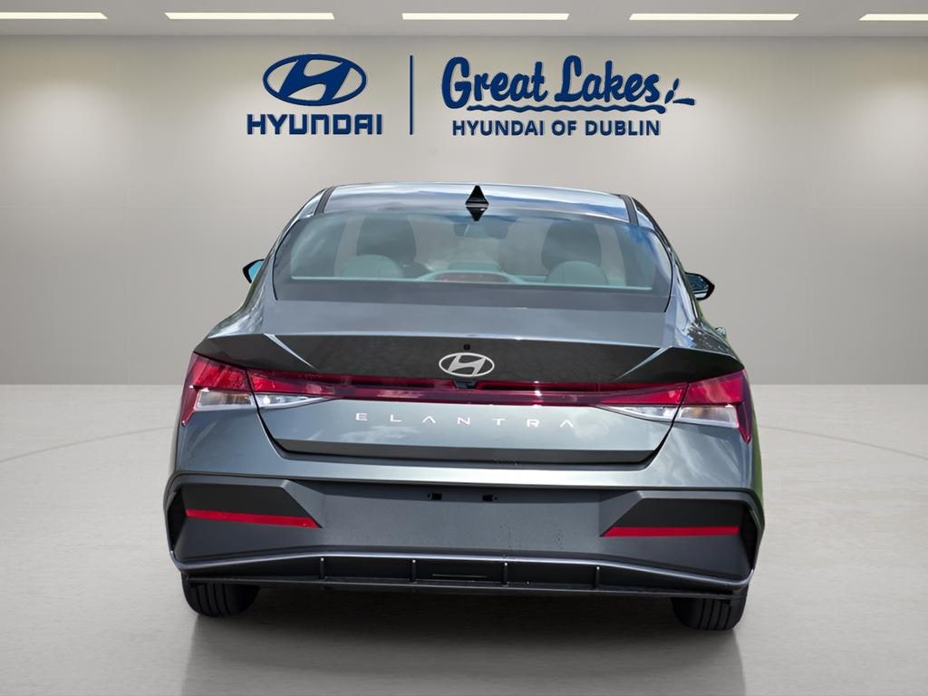 New 2026 Hyundai Elantra SE Sedan