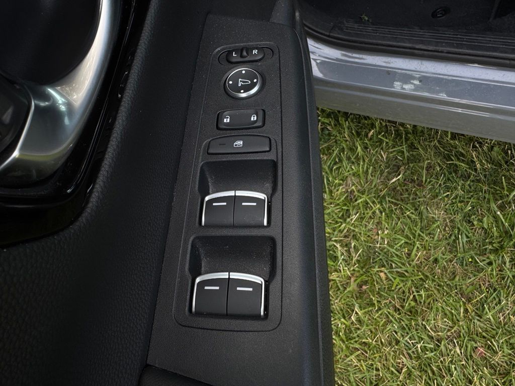 2025 Honda CR-V Sport Touring - Photo 18