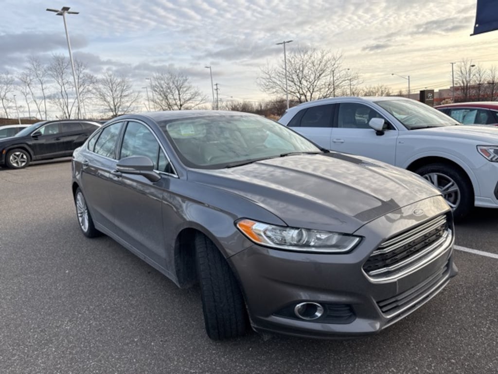 Used 2014 Ford Fusion SE Sedan