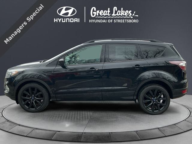 Used 2017 Ford Escape SE with VIN 1FMCU0GD5HUF04165 for sale in Streetsboro, OH