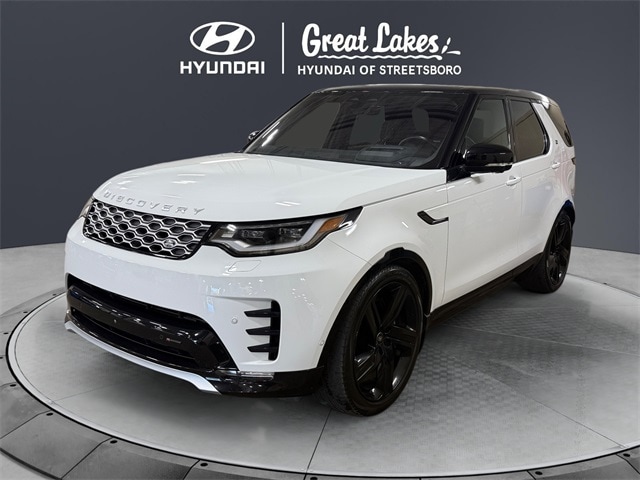 2023 Land Rover Discovery Metropolitan Edition's photo