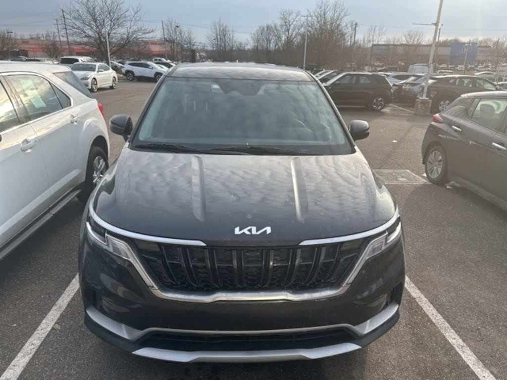 Used 2024 Kia Carnival LX MPV