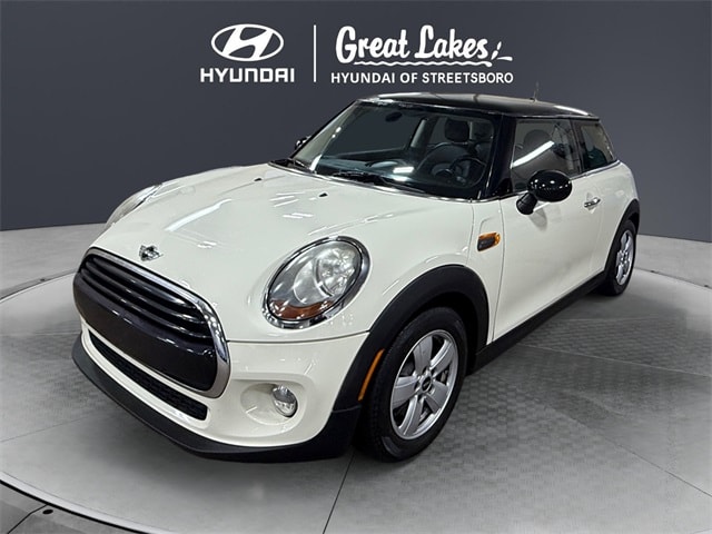 2017 MINI Cooper Base's photo