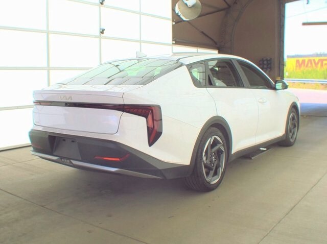 2025 Kia K4 EX photo 2
