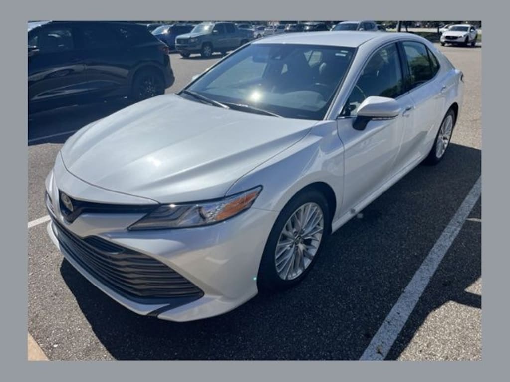 Used 2020 Toyota Camry XLE Sedan