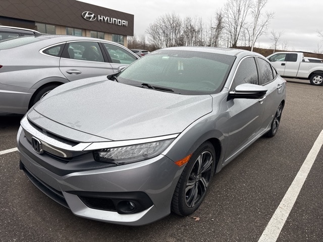 2016 Honda Civic Touring's photo