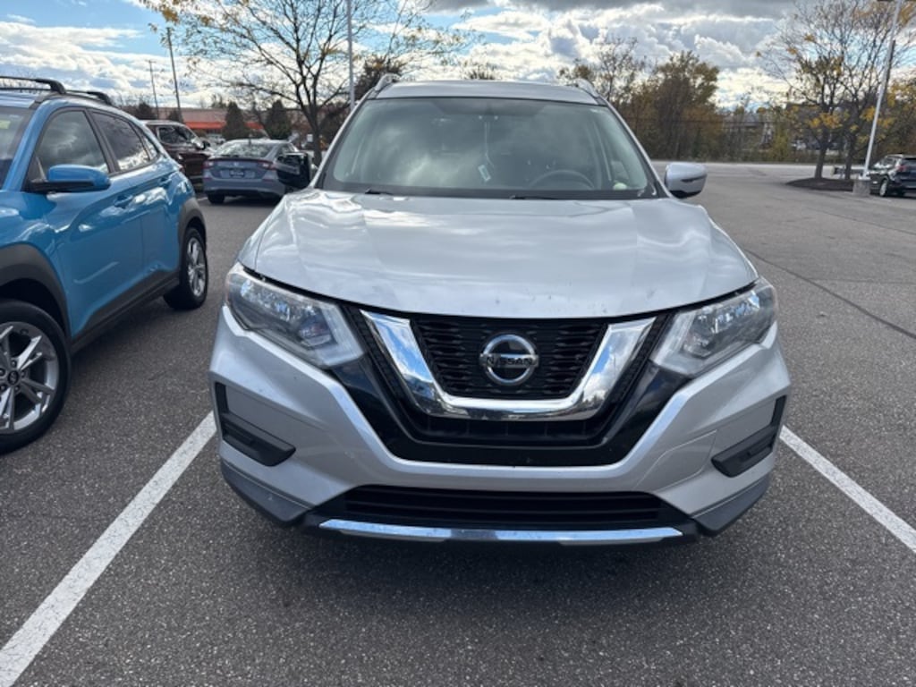 Used 2018 Nissan Rogue SV SUV