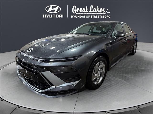 2025 Hyundai Sonata SE's photo