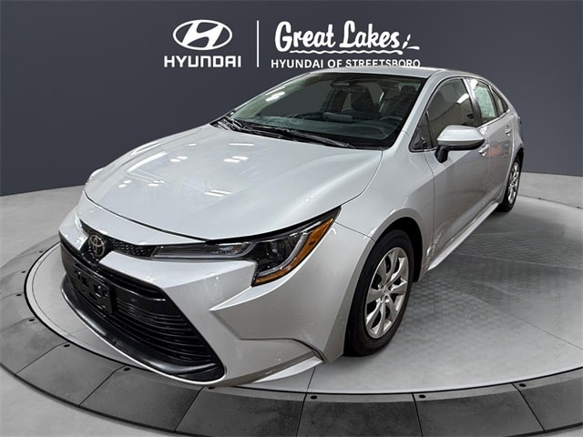 2024 Toyota Corolla LE's photo