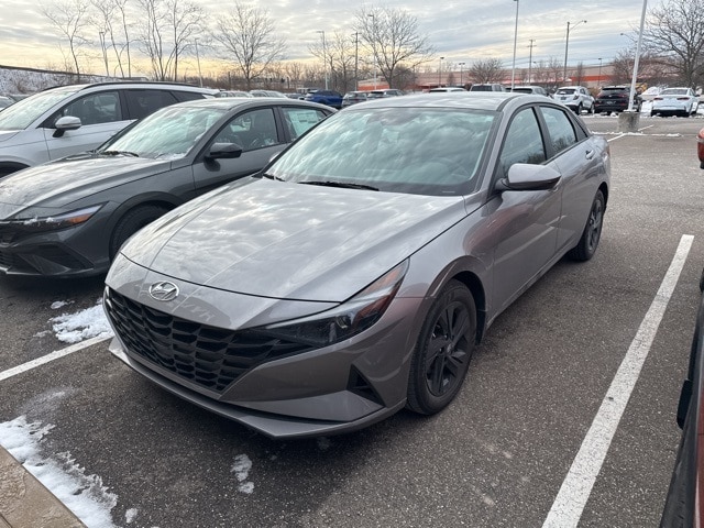 2023 Hyundai Elantra SEL's photo