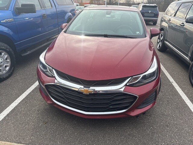 2019 Chevrolet Cruze LT photo 2
