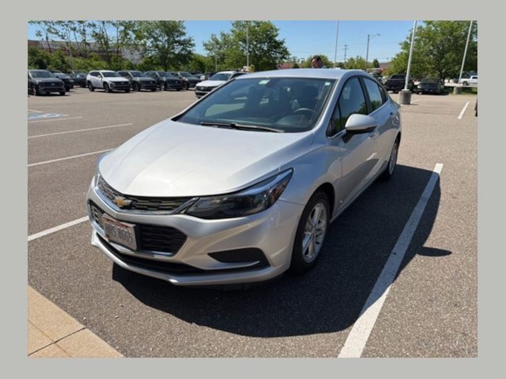 Used 2017 Chevrolet Cruze LT Auto Sedan
