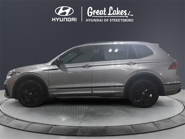 Used 2024 Volkswagen Tiguan SE R-LINE BLACK with VIN 3VV8B7AX9RM025735 for sale in Streetsboro, OH