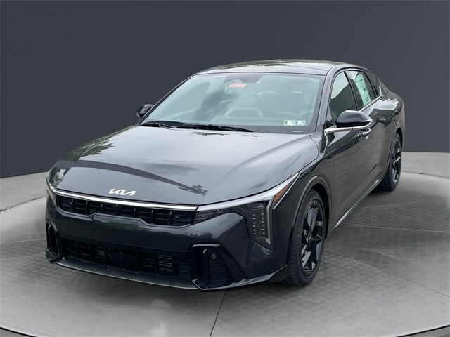 2025 Kia K4 GT-Line Turbo photo 2