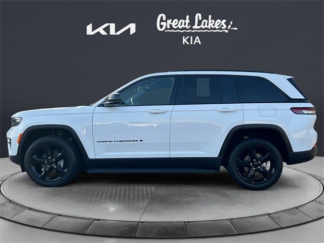 2025 Jeep Grand Cherokee Laredo Altitude X photo 3