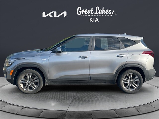 2023 Kia Seltos LX photo 3