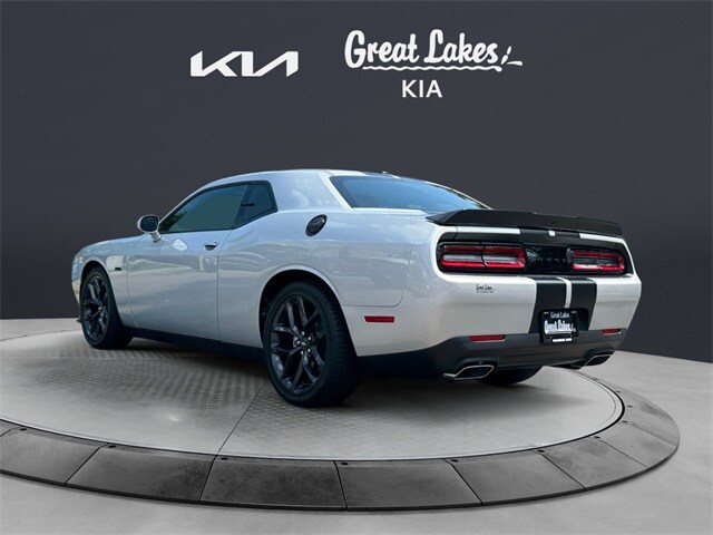 2023 Dodge Challenger R/T photo 4