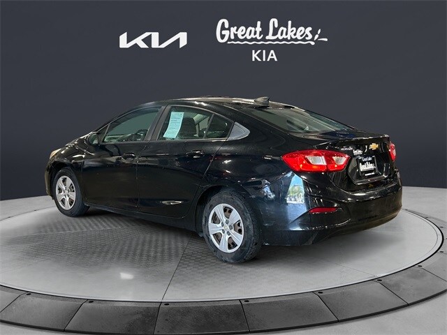 2016 Chevrolet Cruze LS photo 4