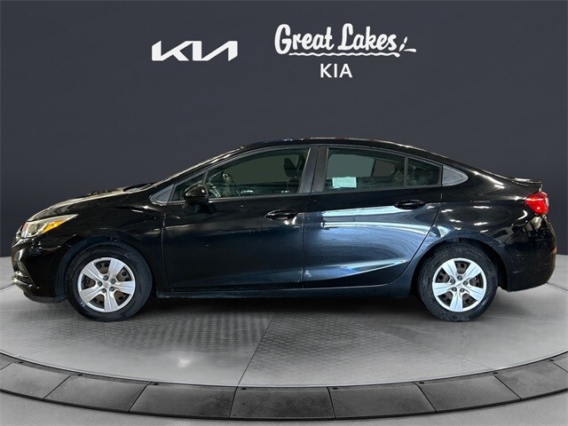 2016 Chevrolet Cruze LS photo 3