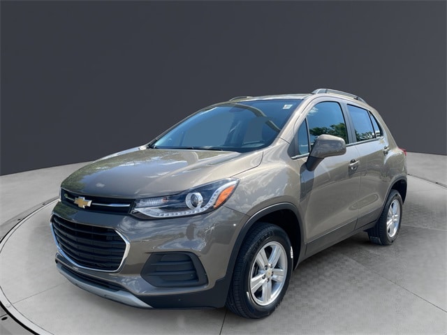 Used 2021 Chevrolet Trax LT with VIN KL7CJPSM6MB365793 for sale in Columbus, OH