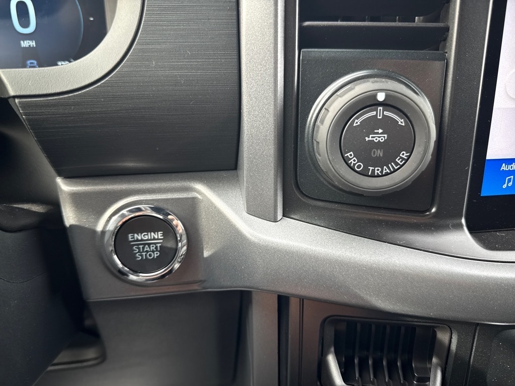 2025 Ford F-150 XLT - Photo 22