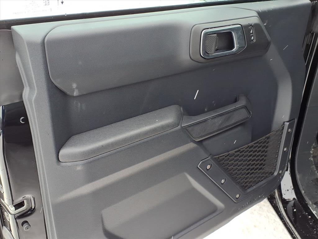 2025 Ford Bronco 4-Door Base - Photo 6