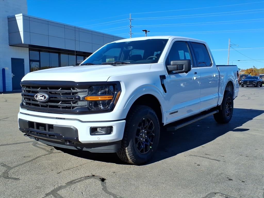 New 2025 Ford F-150 XLT 4x4 XLT SuperCrew 5.5 ft. SB