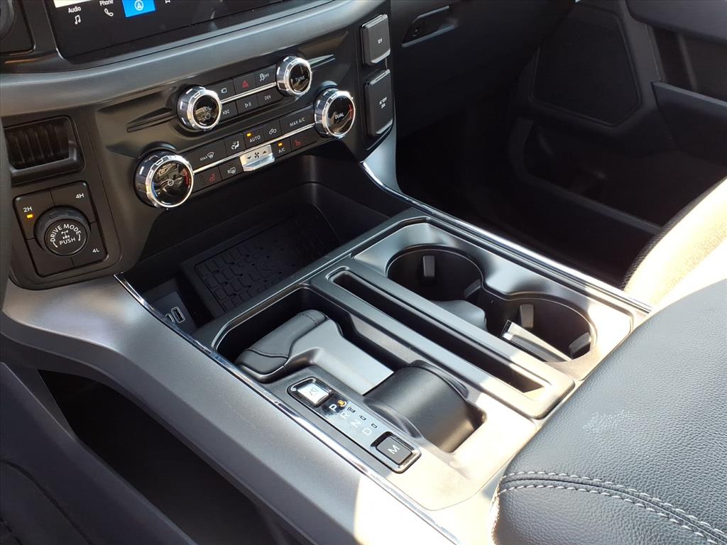 2025 Ford F-150 XLT - Photo 9