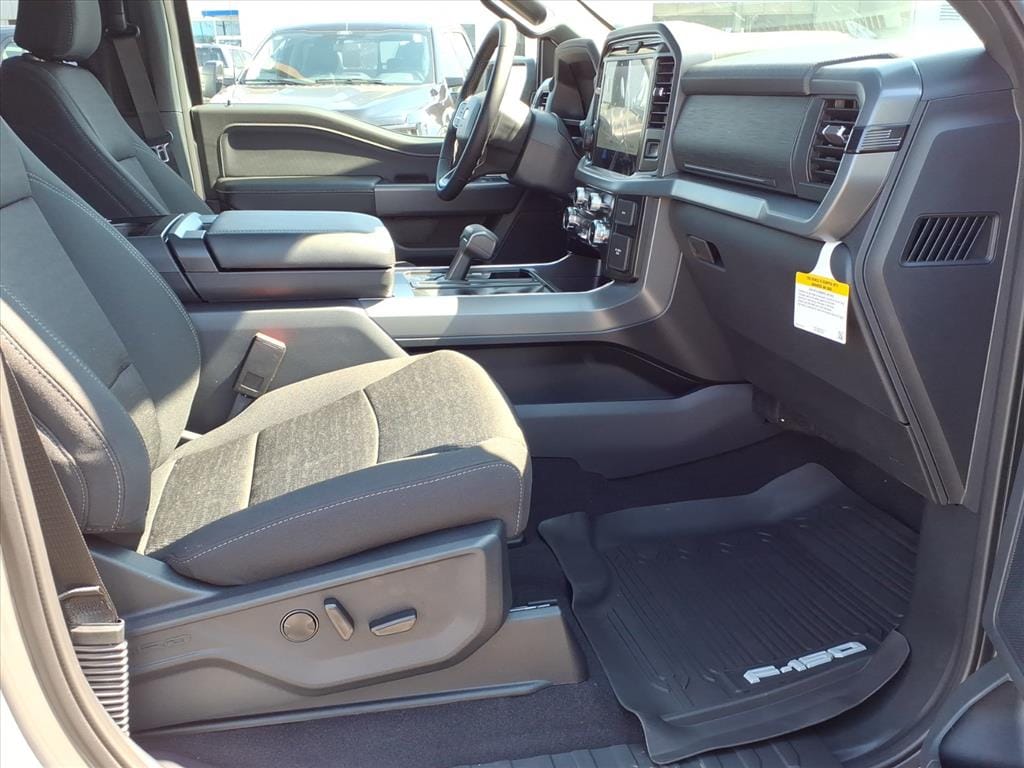 2025 Ford F-150 XLT - Photo 17