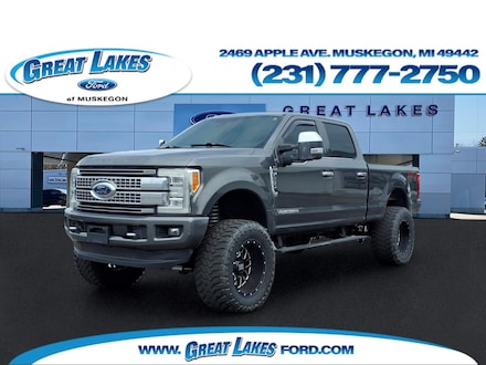 2017 Ford F-250 Super Duty Platinum 4x4 Platinum  Crew Cab 6.8 ft. SB Pickup