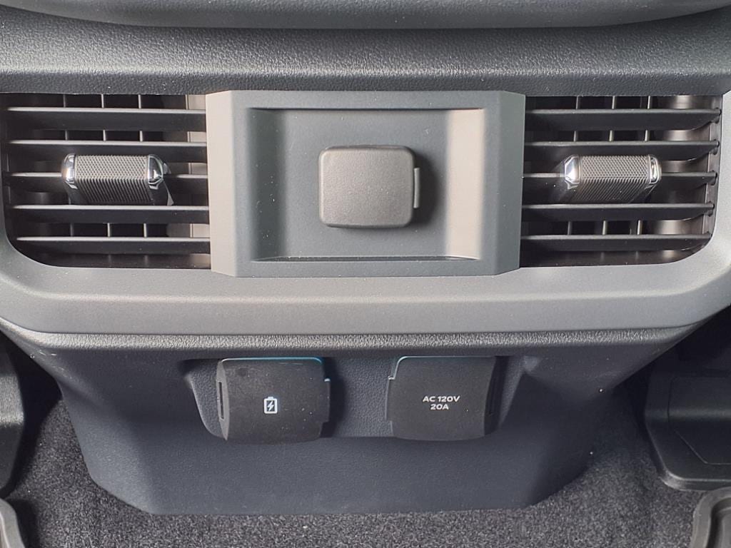 2025 Ford F-150 XLT - Photo 12