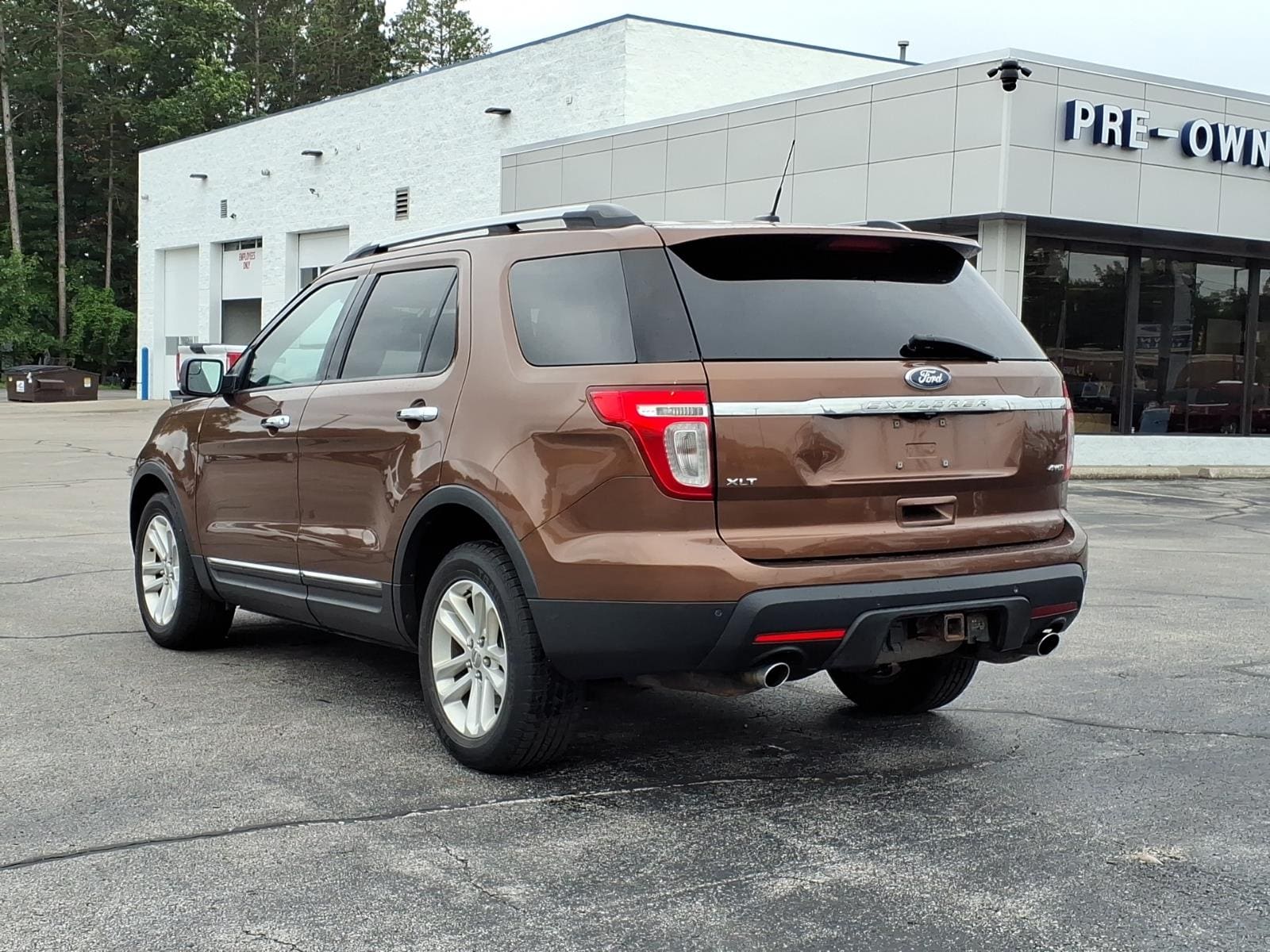 Used 2011 Ford Explorer XLT with VIN 1FMHK8D82BGA58175 for sale in Muskegon, MI