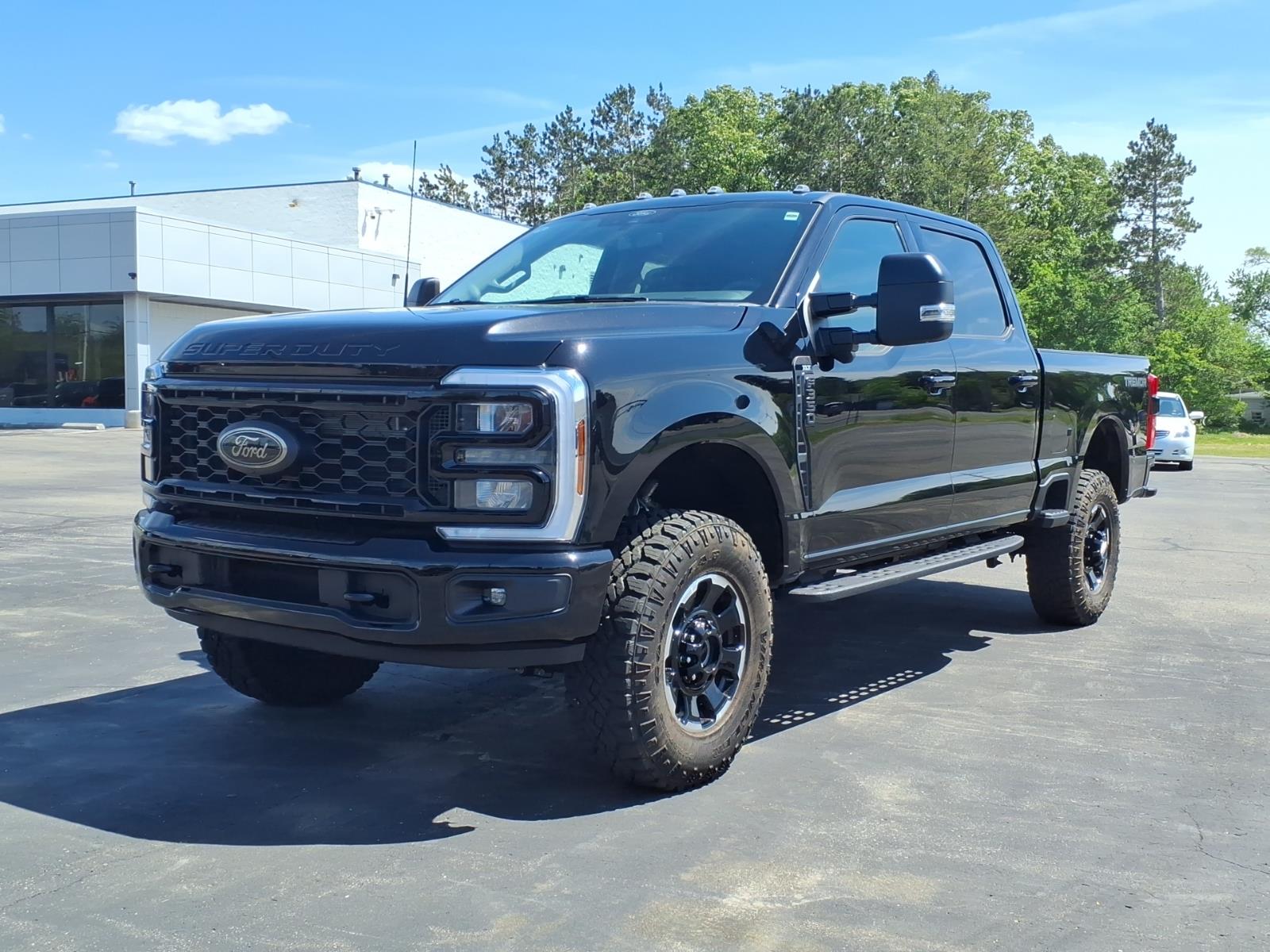 2025 Ford F-350 XLT 4x4 Crew Cab 6-3/4' Box SRW's photo