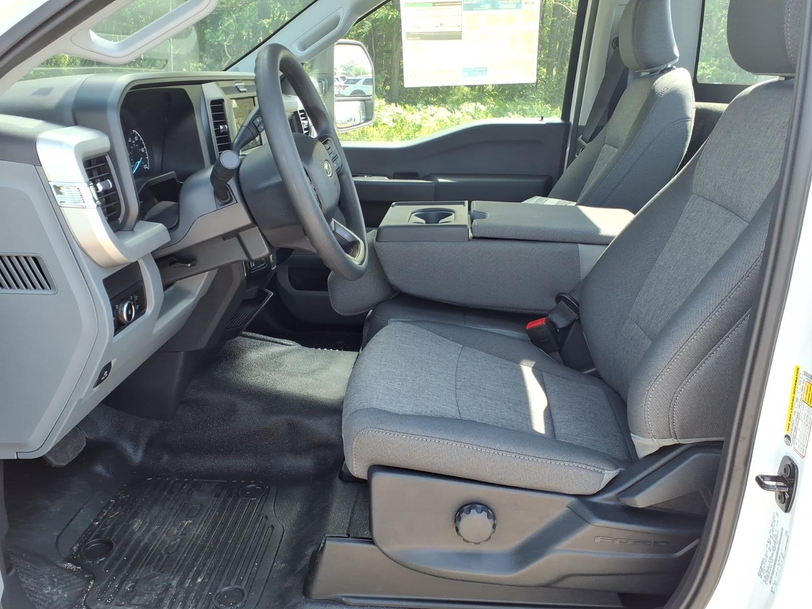 2026 Ford F-250 Super Duty XL - Photo 6