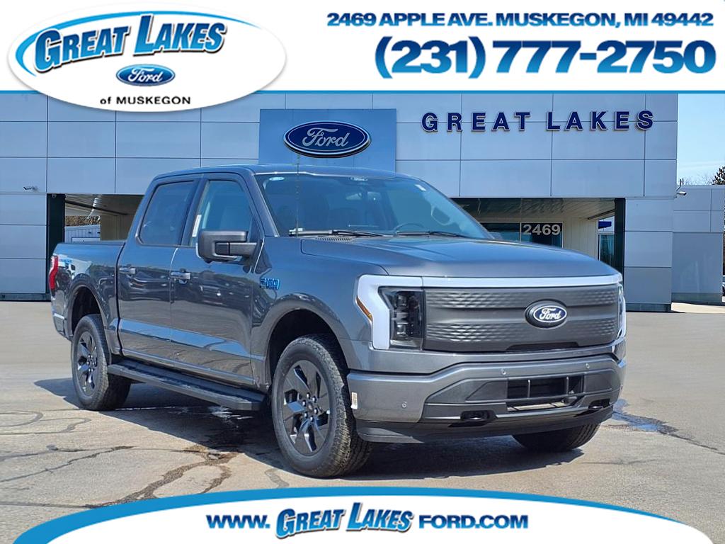 2025 Ford F-150 Lightning Flash's photo