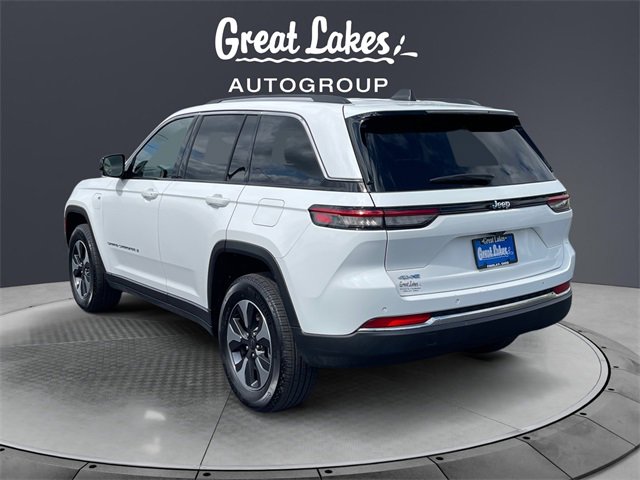 2023 Jeep Cherokee Base photo 3