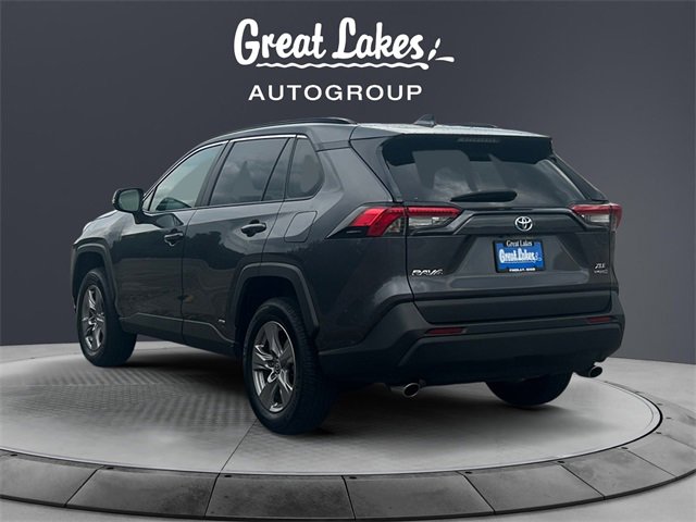 2024 Toyota RAV4 Hybrid XLE photo 2