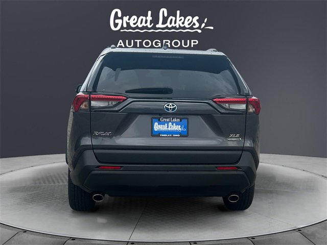 2024 Toyota RAV4 Hybrid XLE photo 3